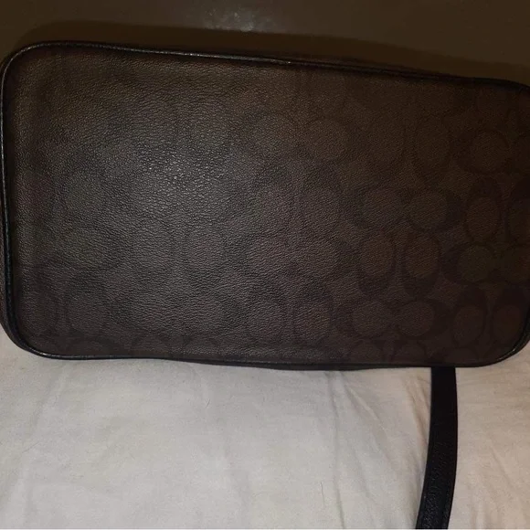 Authentic Coach purse with a crossbody strap! - Picture 11 of 12